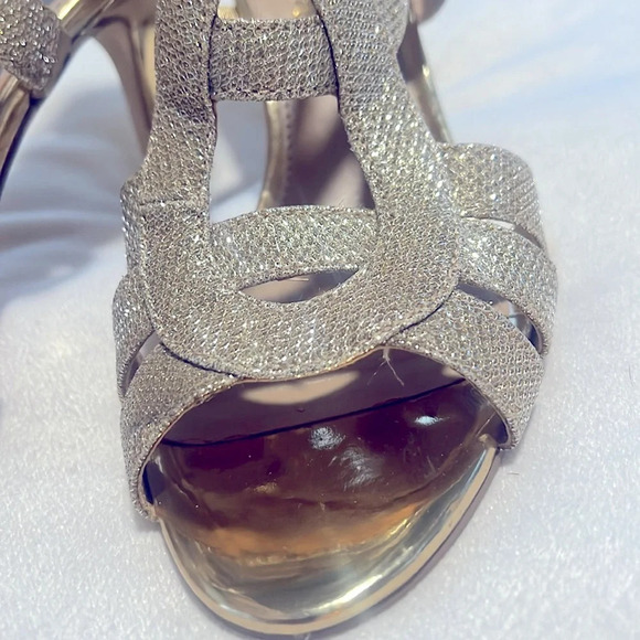 Marc Fisher Sz 7.5 Gold Metallic Nala Mid Heel Evening Sandals Heels NWT - Picture 4 of 12